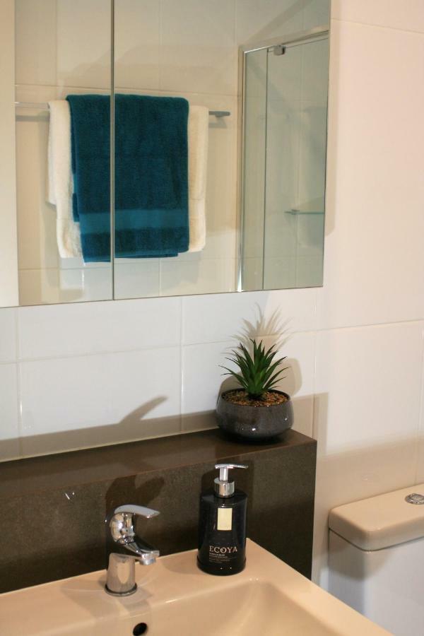 Governor Luxe 1 Bedroom Apartment In The Heart Of Barton Wifi Gym Wine Secure Parking Canberra Kingston Kültér fotó